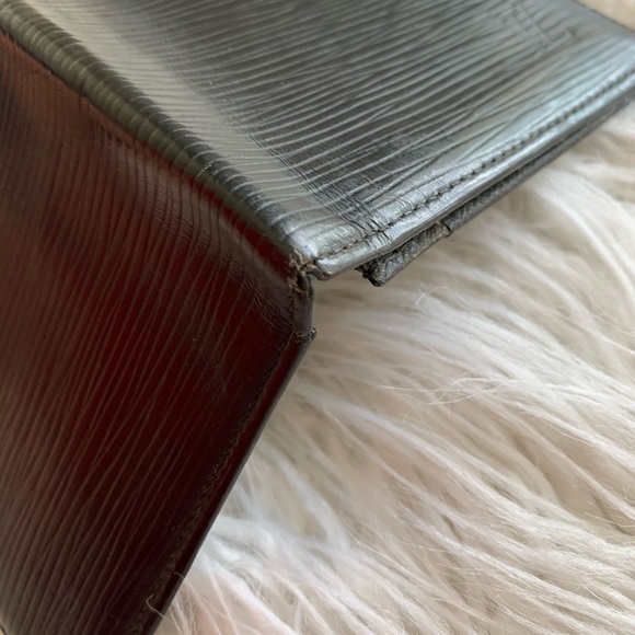 Louis Vuitton Epi wallet - Picture 13 of 16